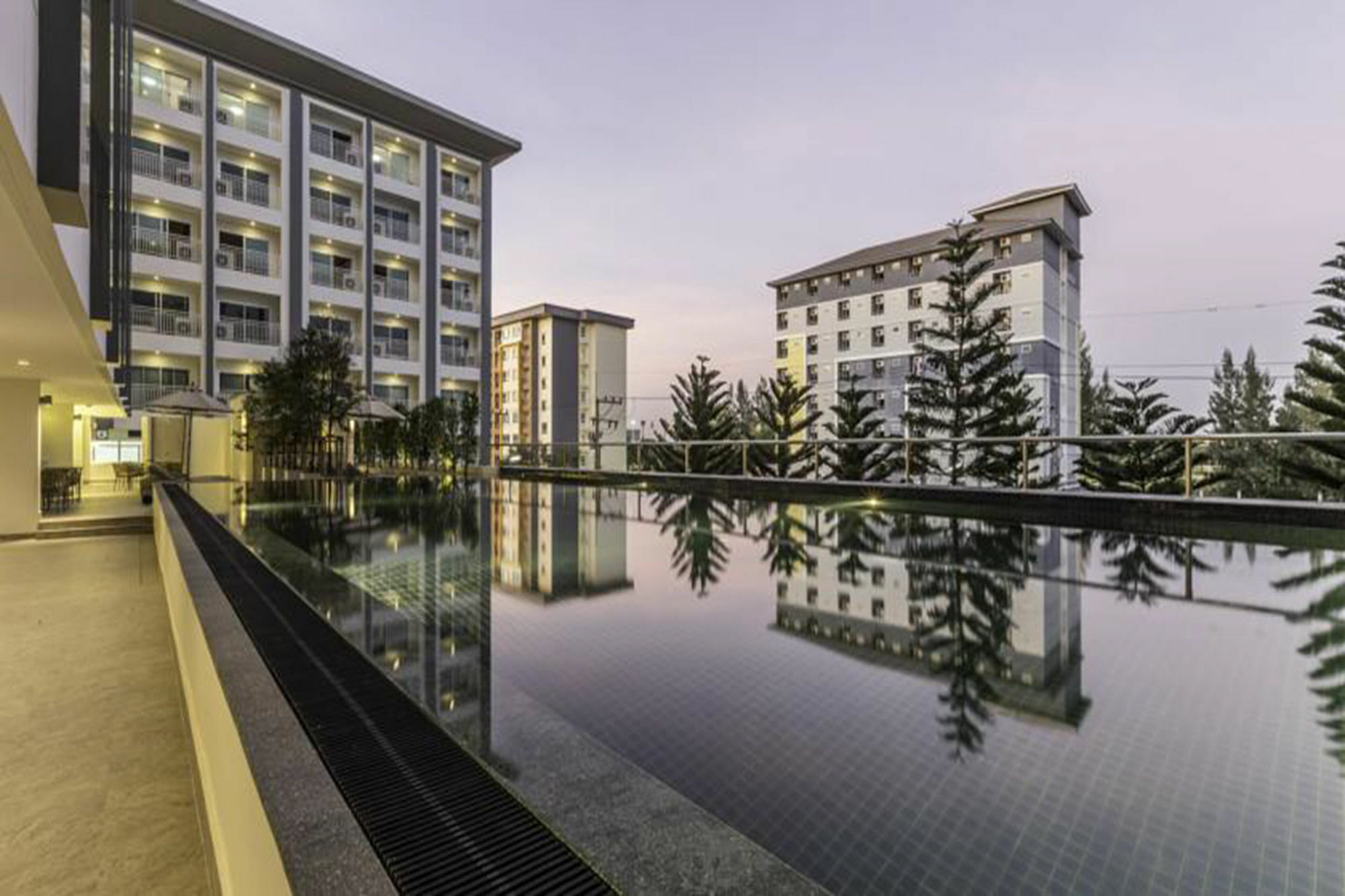Kantary Hotel And Serviced Apartment, Amata, Bangpakong Ban Tamru Kültér fotó