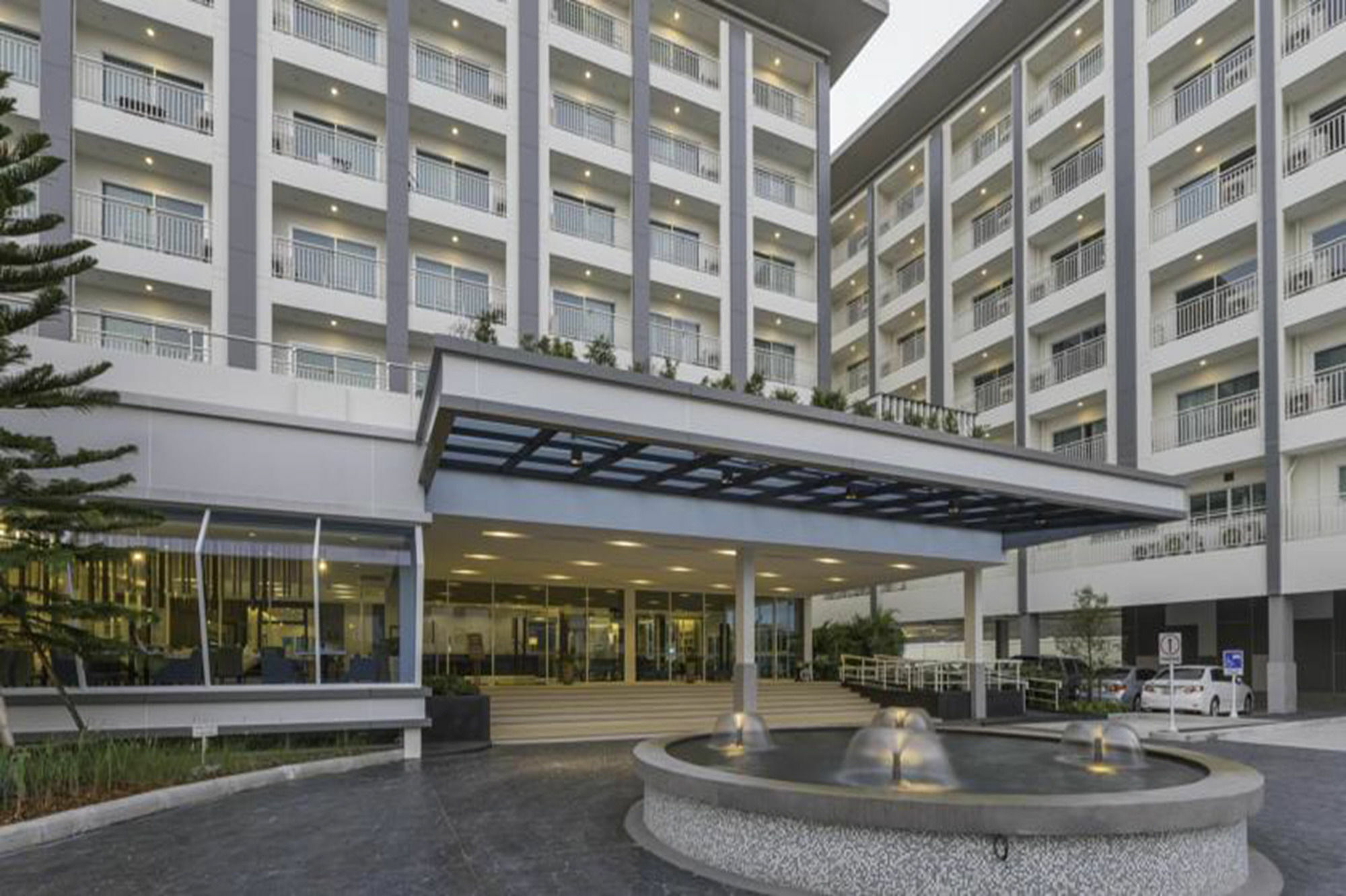 Kantary Hotel And Serviced Apartment, Amata, Bangpakong Ban Tamru Kültér fotó